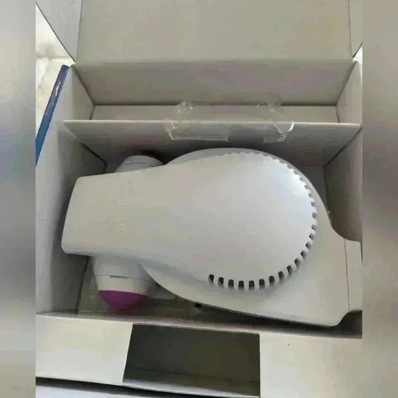 Cool on the Go revolutionary rechargeable personal cooling system - new in box - Picture 2 of 4